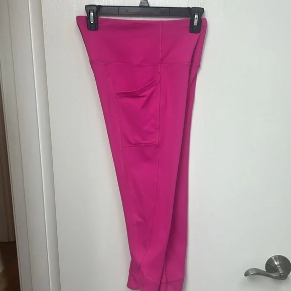 Layers 8 Pink Leggings, 21” Inseam, side pockets, legs are rounded, Sz S - Picture 7 of 14